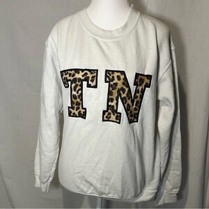 gildan 50/50 leopard print TN sweater size small